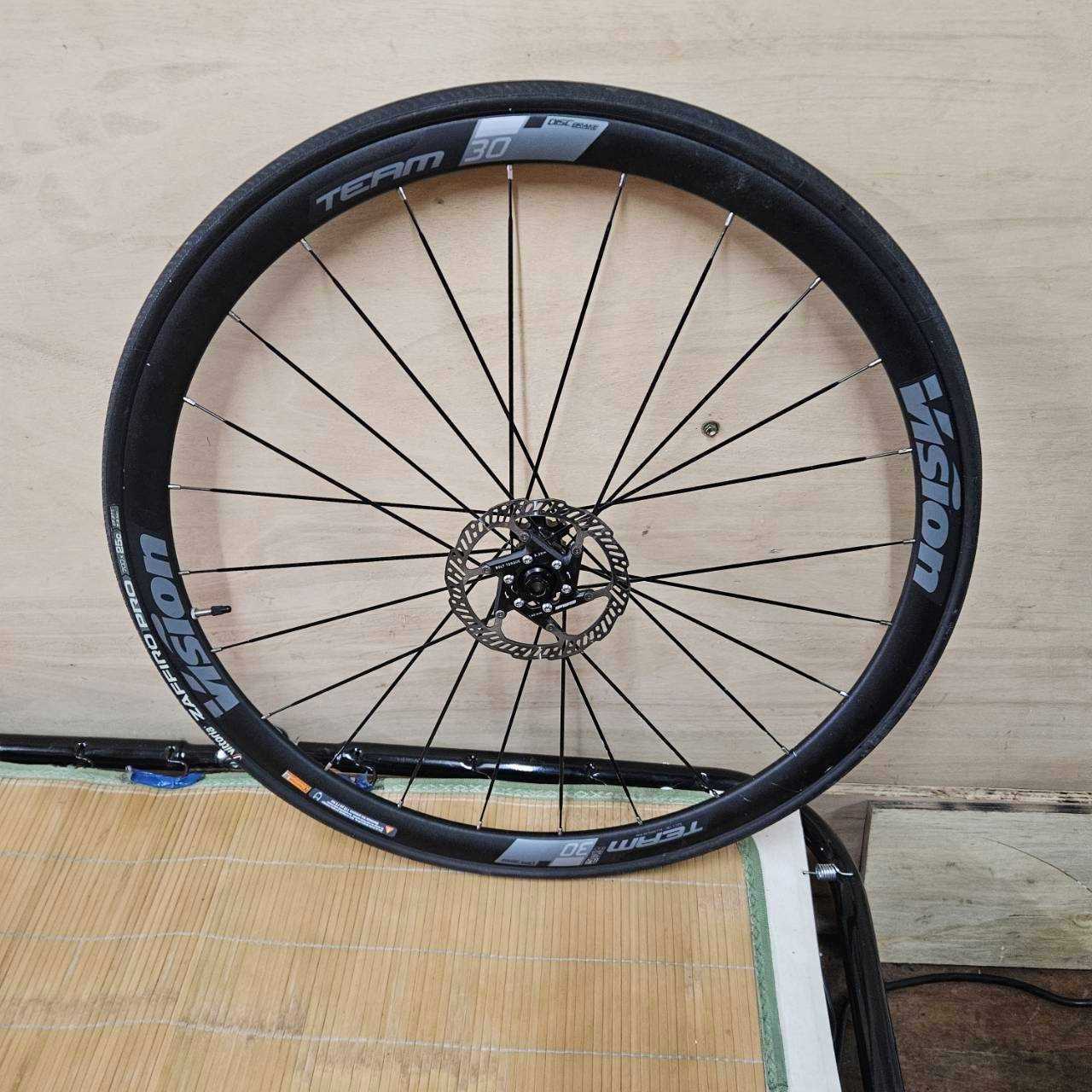 3070-VISION TEAM 30 前輪