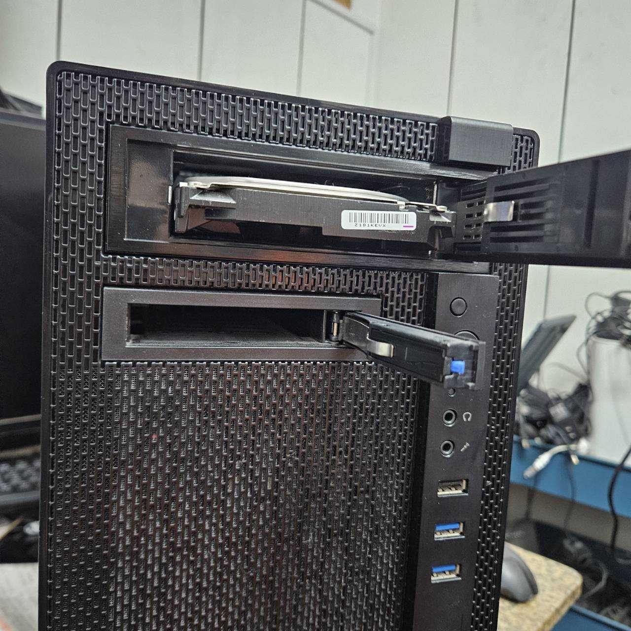 4074-r5 2600電腦一台