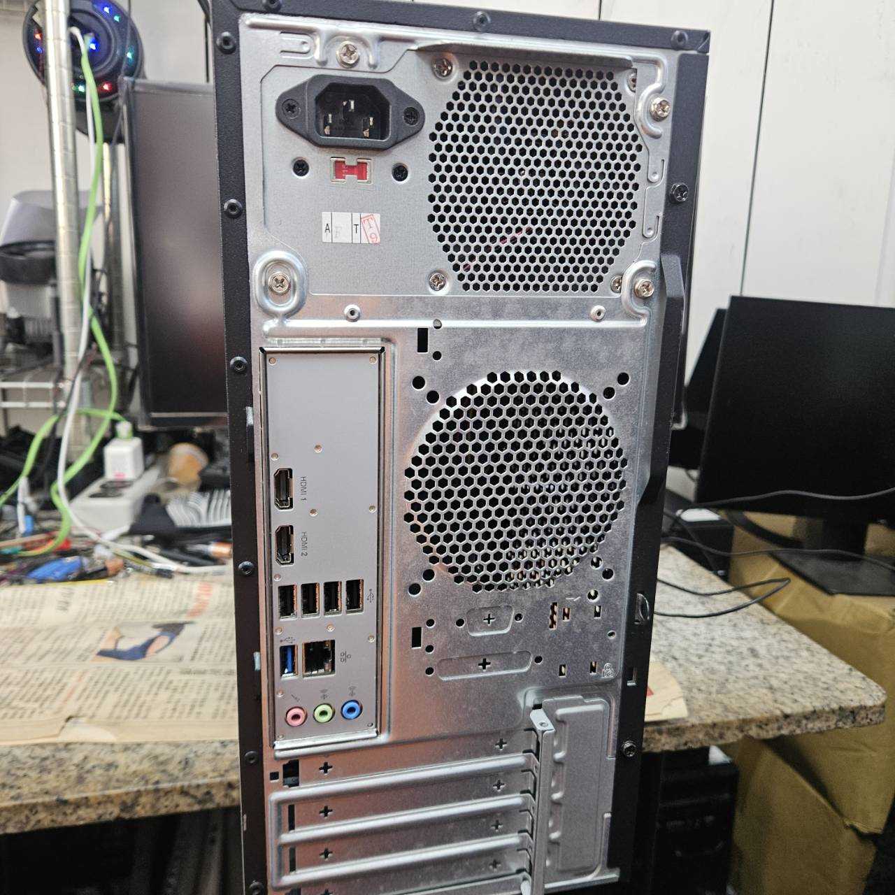 3487-I3 7100電腦一台