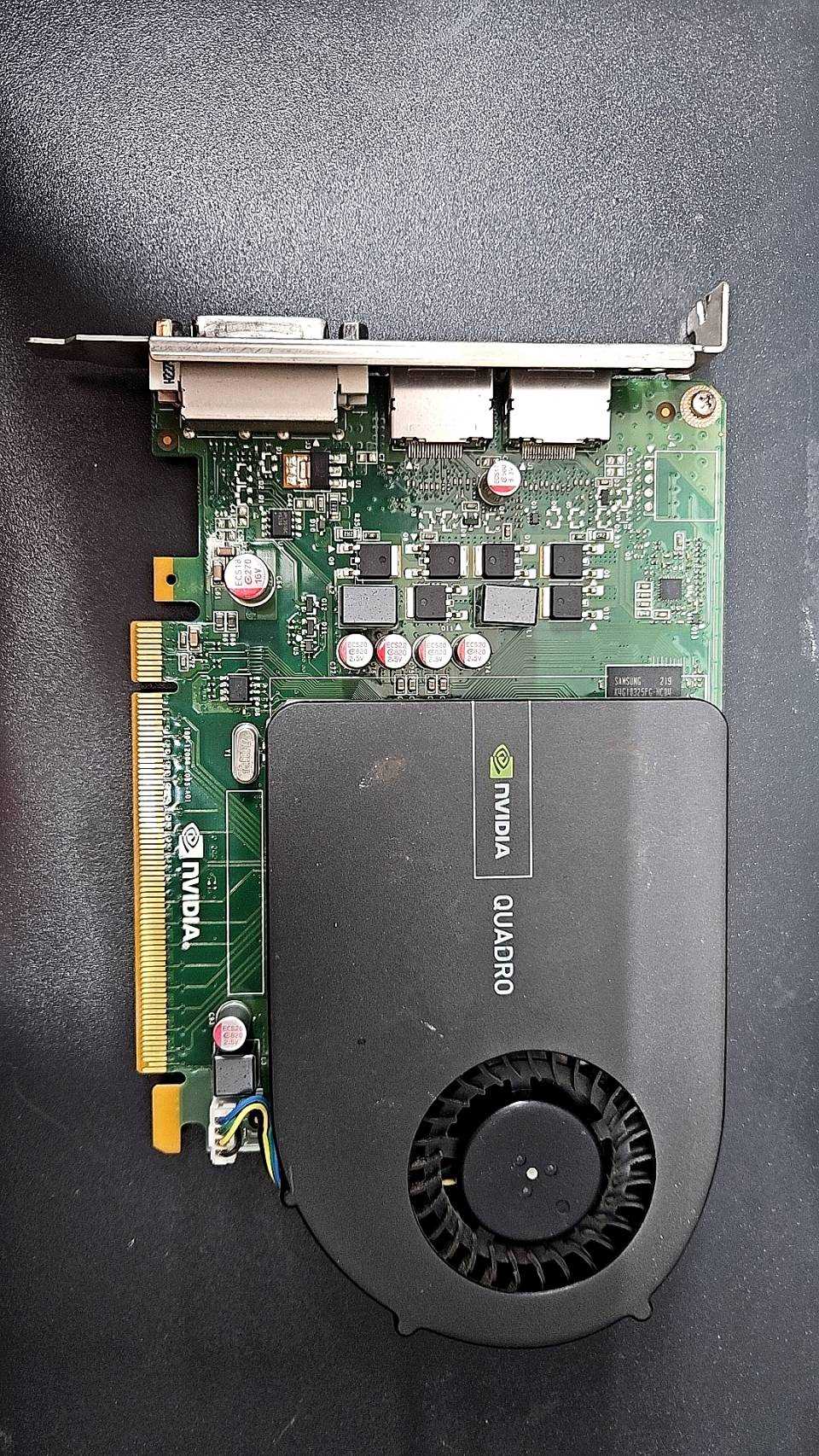 3176-Quadro 2000亮機卡