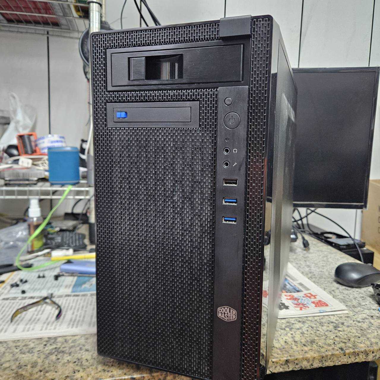 4074-r5 2600電腦一台