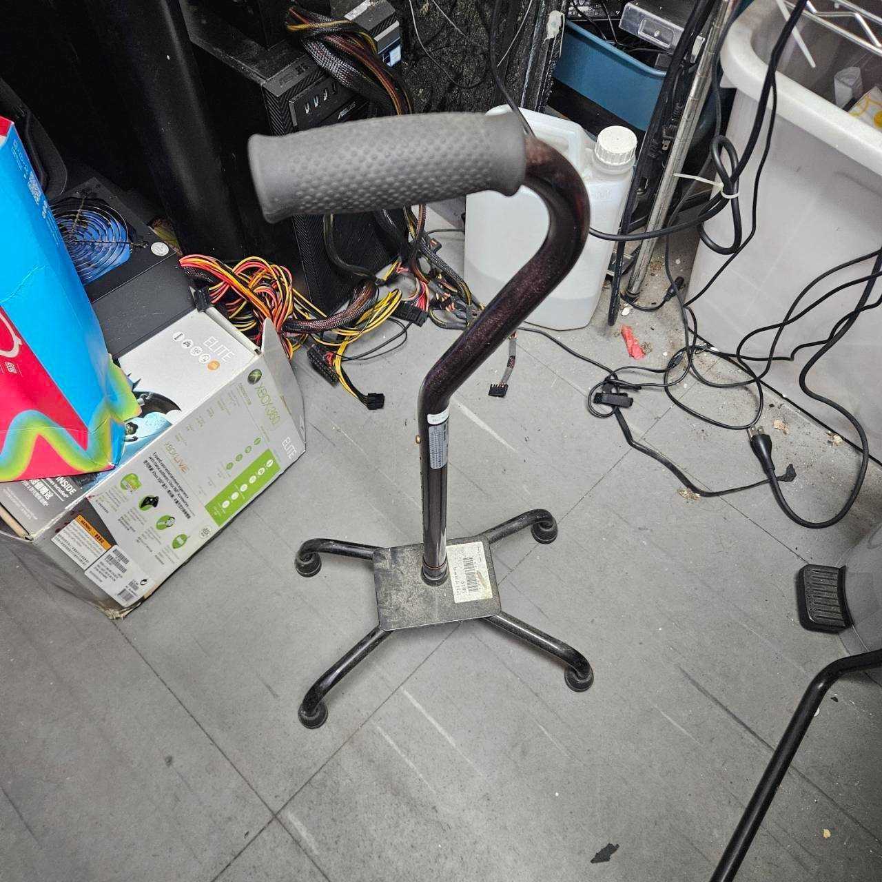 3871-單手可調四腳拐