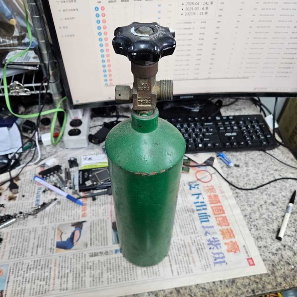 3816-耐高壓鋼瓶 瓶身尚可