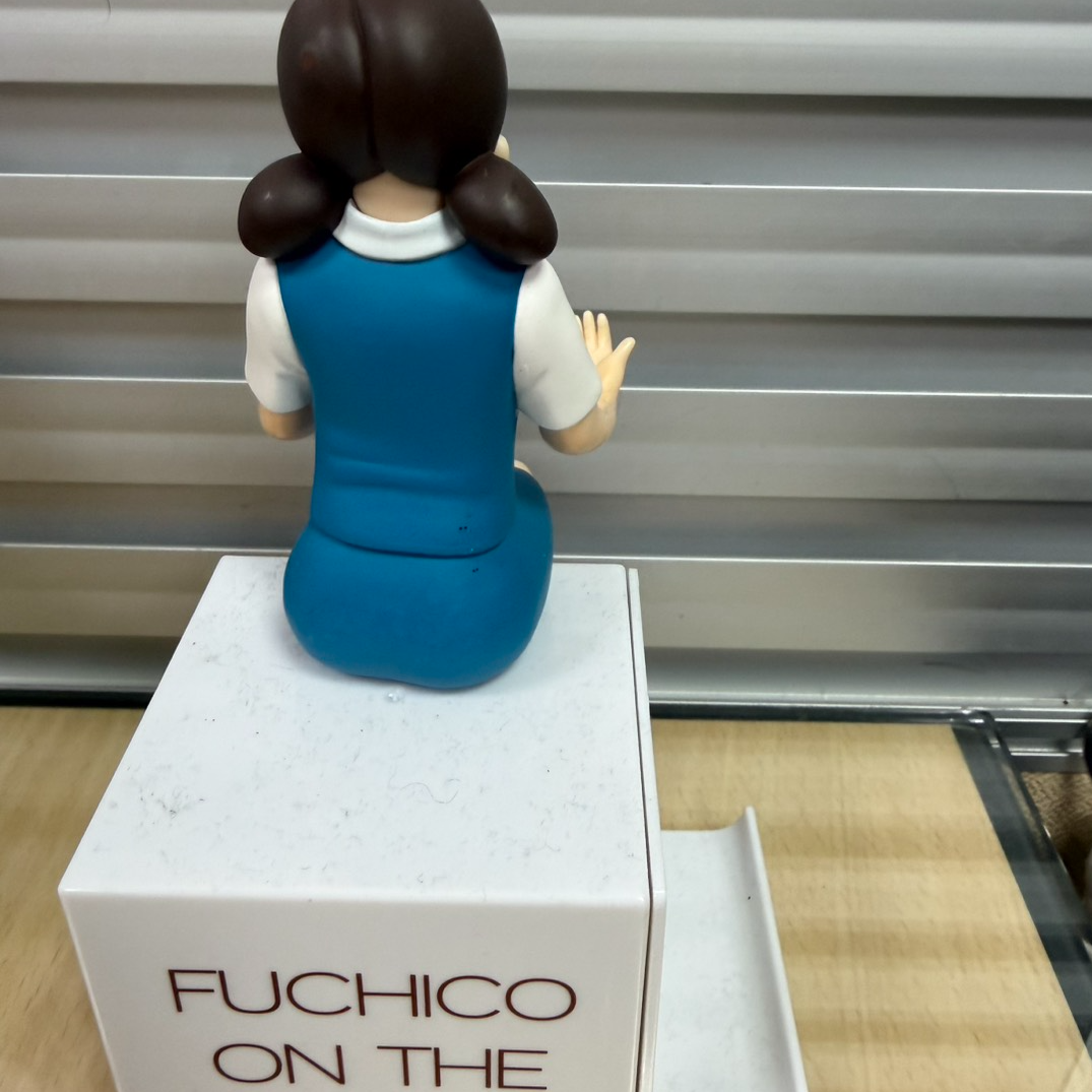 4111-眼鏡架公仔